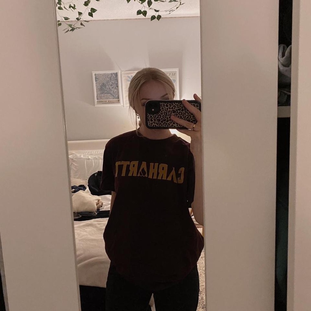 Carhartt tshirt - Picture 2 of 2